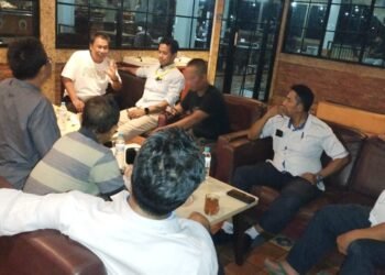 Diskusi Santai Kadus V Desa Sukaluyu Sekaligus Pamitan Pada Ketua RW Dilingkungan Perumnas Bumi Teluk Jambe Karawang