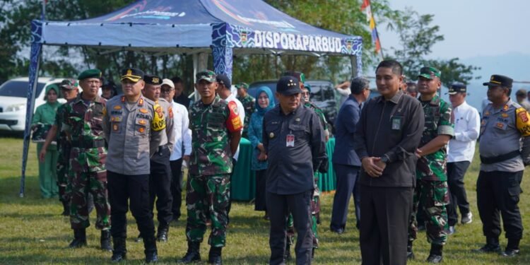 Pertegas Sinergitas, Kapolres Purwakarta Hadiri Pembukaan TMMD Ke-120 Di Desa Gurudug