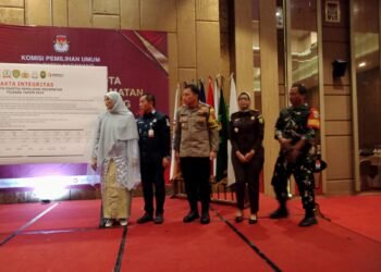 Ketua KPU Karawang Lantik 149 PPK