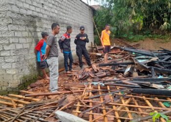 Si Jago Merah Melalap Rumah Warga Desa Sukamulya Subang