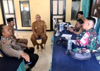 Sinergitas TNI Dan Polri Di Purwakarta,  Lakukan Sambang Warga Bersama
