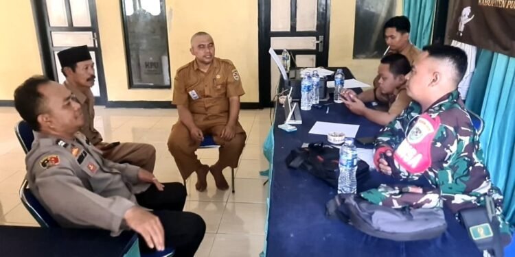 Sinergitas TNI Dan Polri Di Purwakarta,  Lakukan Sambang Warga Bersama