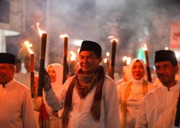 Sambut 1 Muharam  Dan Meriahkan  Hari Jadi Purwakarta.Pemkab Gelar Doa Bersama  Dan Pawai Obor