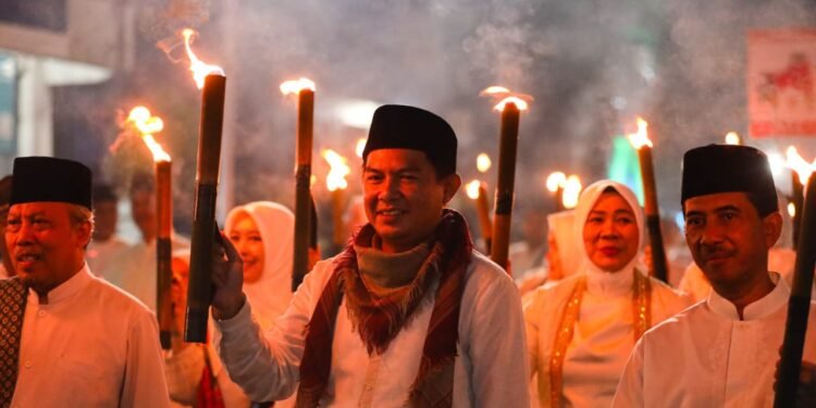 Sambut 1 Muharam  Dan Meriahkan  Hari Jadi Purwakarta.Pemkab Gelar Doa Bersama  Dan Pawai Obor