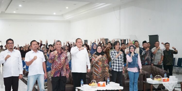 Bawaslu Ngampus Rektor Unsika Serukan Mahasiswa  Berkontribusi Aktif di Pilkada Serentak