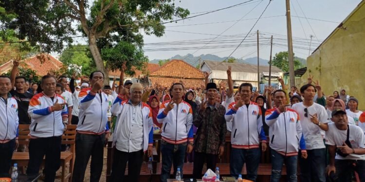 Warga Pangkalan dan Tegal Waru Apresiasi  Kerja Nyata Balonbup Petahana No.2 Aep Syaepuloh