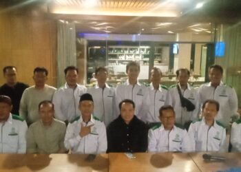 Relawan Hijau Hitam Dekralasi Dukung  Paslon No 2  Aep- Maslani di Pilkada Karawang  2024