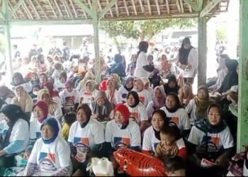 Ratusan Emak Emak dan Warga Situdam Jatisari Apresiasi Kerja Nyata Calon Petahana Aep Syaepuloh