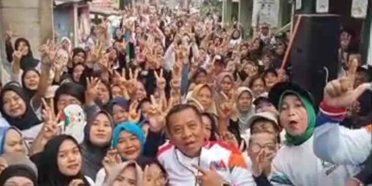 Tingkatkan Ekonomi Masyarakat Cabup Perahana No 2  Aep Syaepuloh Gencarkan Program UMKM