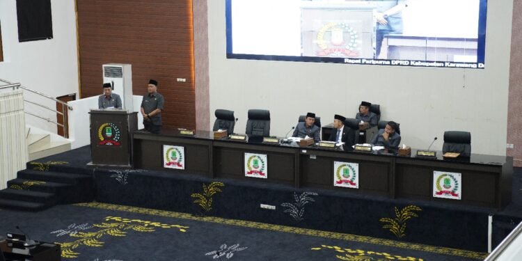 DPRD Karawang Gelar Paripurna Penyampaian Bupati Terpilih Pirode  2025-2030