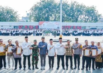 HUT Kopersi Ke 78 Bupati Karawang Bareng Kadinkop UKM Kukuhkan  309 Koperasi Merah Putih