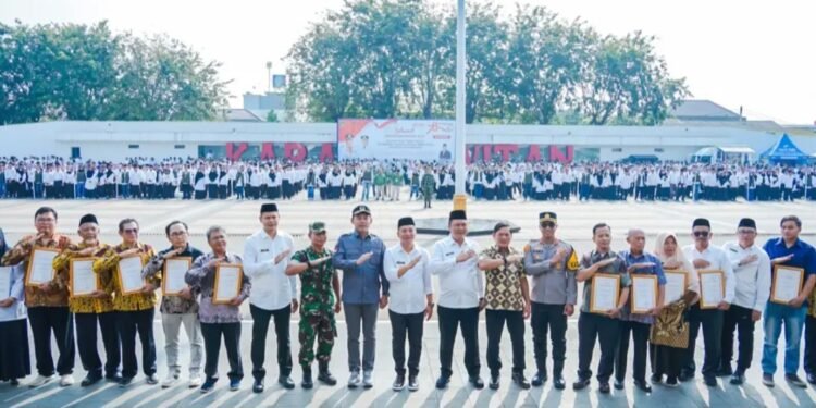 HUT Kopersi Ke 78 Bupati Karawang Bareng Kadinkop UKM Kukuhkan 309 Koperasi Merah Putih