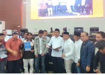 Usai Rapat Paripurna DPRD Karawang Jawab Enam Poin Tuntutan Aspirasi  Demonstran