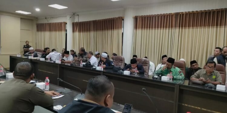 Kendati Tak Berijin THM Karawang Thetre Night Mart Sudah Beroperasi  Komisi I DPRD Karawang Gelar RDP Dengan forum Umat Islam