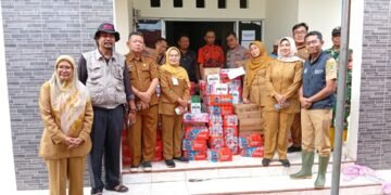 Bukan Cuma Bawa Sembako, ASN Karawang Beli Pampers, Pembalut hingga Susu Formula untuk Warga Terdanpak Banjir