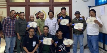 Resmi Jadi Anggota  PWI Karawang Tujuh Jurnalis Dapat Sertifikat OKK PWI Jabar
